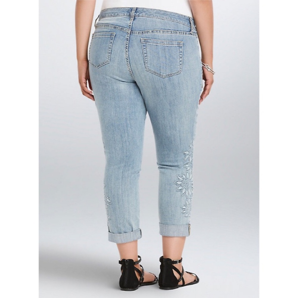 Torrid | Floral Embroidered Boyfriend Jeans Size16 - Picture 2 of 8